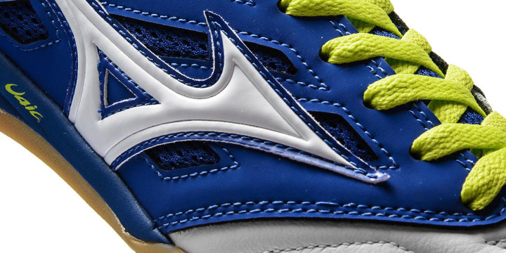 mizuno indoor football shoes